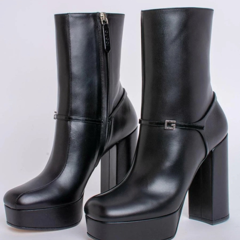 💕💕SOLD💕💕Gucci Black Heeled Boots with Platform Sole - Picture 2 of 9